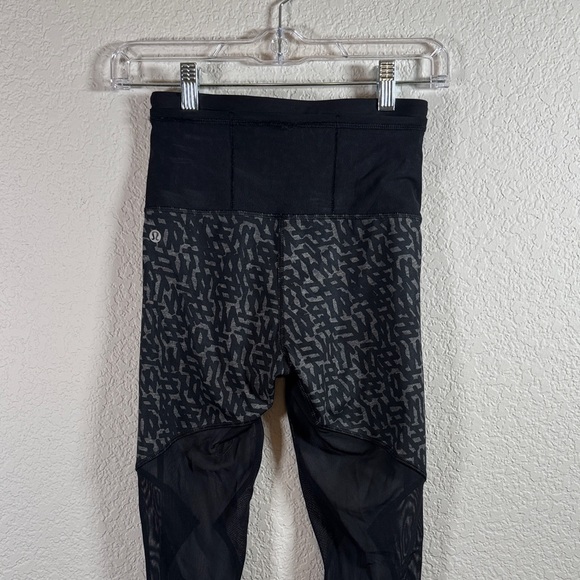 lululemon athletica Pants - Lululemon Black and Gray Patterned Mesh Leggings XXS
